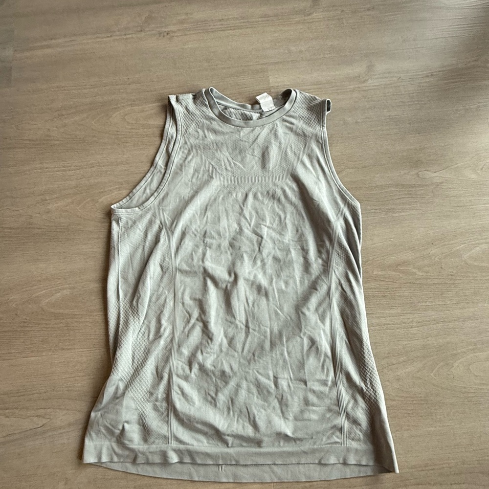 Alo Mens Sleeveless Gray Top